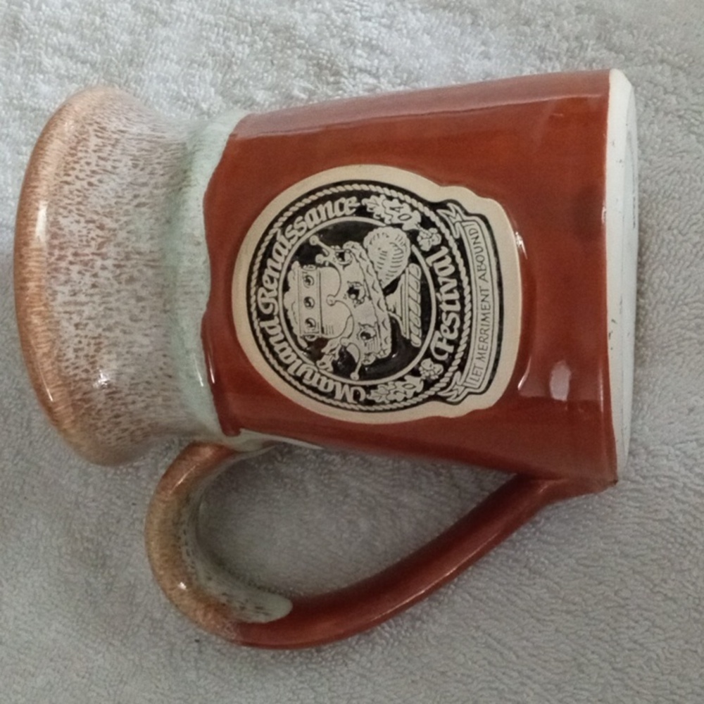 🛍️Vintage Grey Fox Pottery Mug